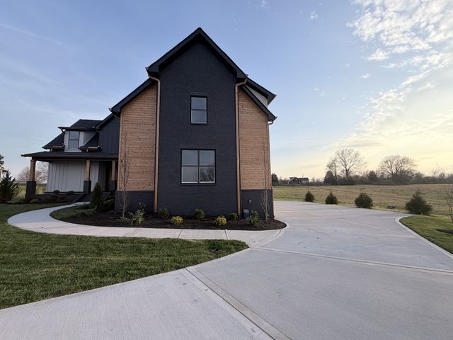 6447 Hopewell Rd, Springfield, TN 37172