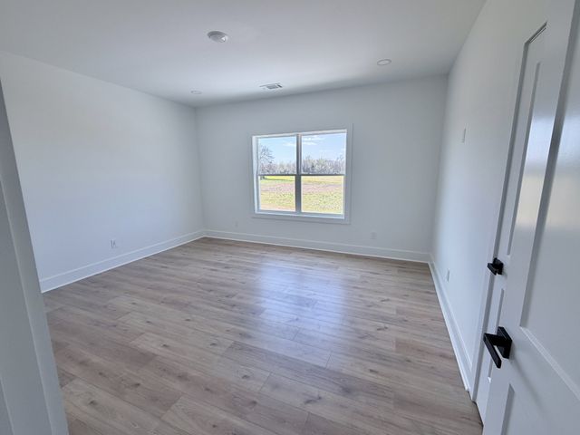 6447 Hopewell Rd, Springfield, TN 37172