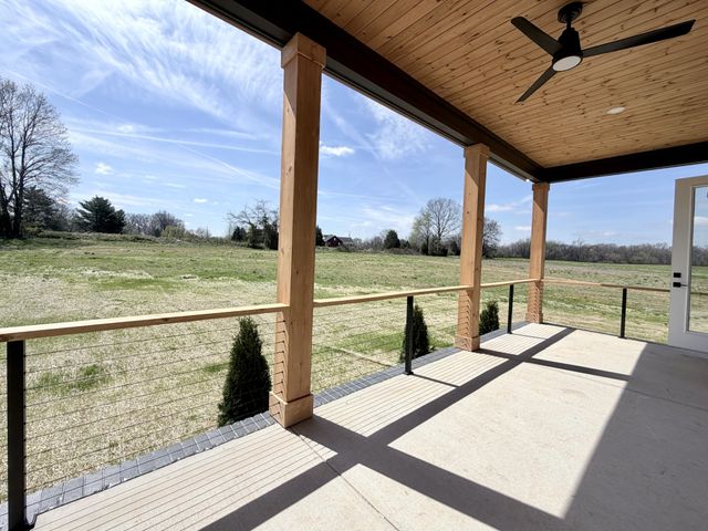 6447 Hopewell Rd, Springfield, TN 37172