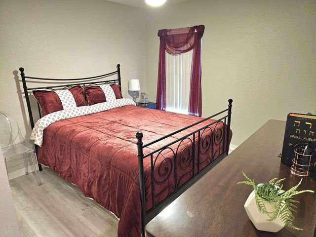 9020 SE 42ND COURT, Ocala, FL 34480