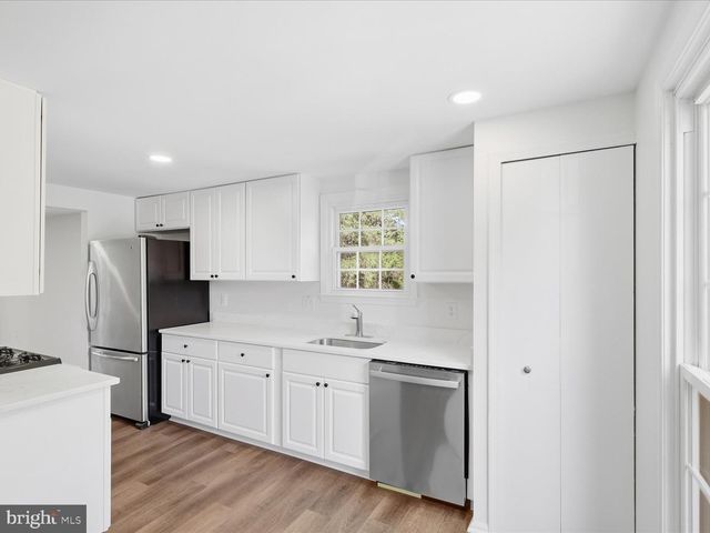 14314 WATERY MOUNTAIN CT, Centreville, VA 20120