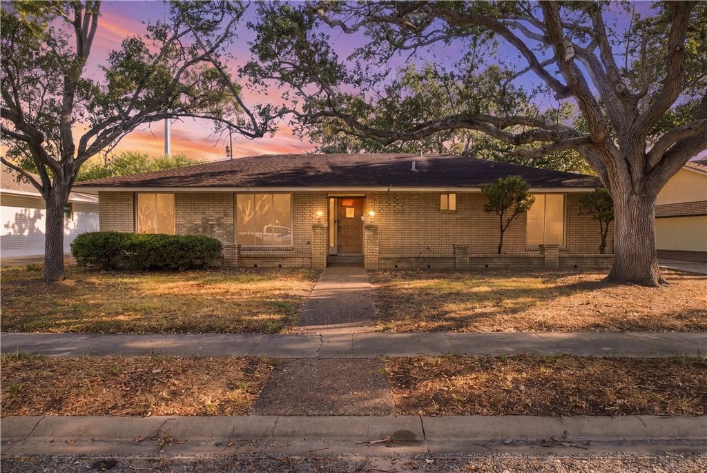 5050 Olympia Dr, Corpus Christi, TX 78413 — exterior