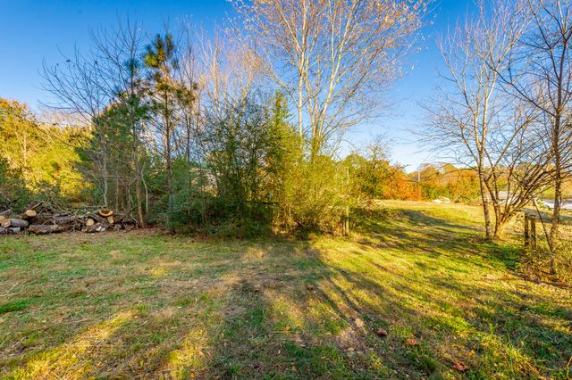 633 E Garden Farm Road, Rossville, GA 30741