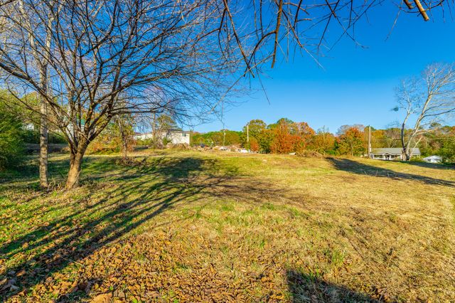 633 E Garden Farm Road, Rossville, GA 30741