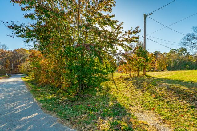 633 E Garden Farm Road, Rossville, GA 30741