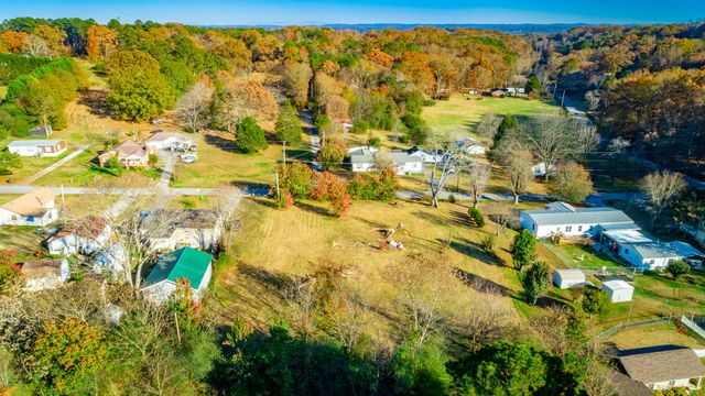 633 E Garden Farm Road, Rossville, GA 30741