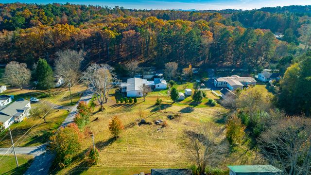 633 E Garden Farm Road, Rossville, GA 30741