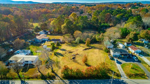 633 E Garden Farm Road, Rossville, GA 30741