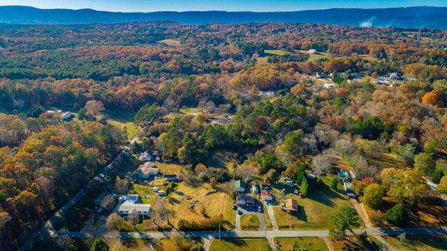 633 E Garden Farm Road, Rossville, GA 30741