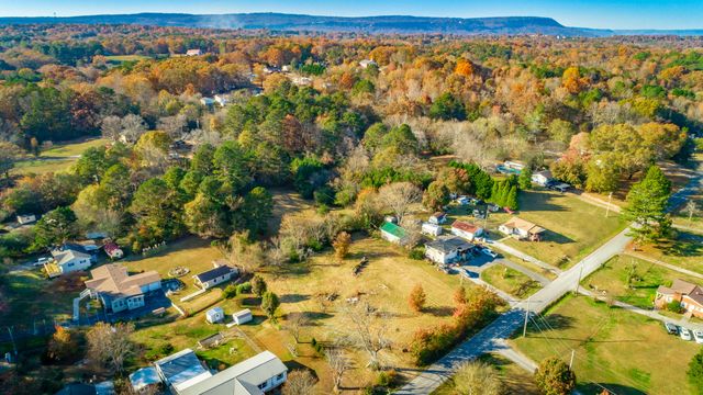 633 E Garden Farm Road, Rossville, GA 30741