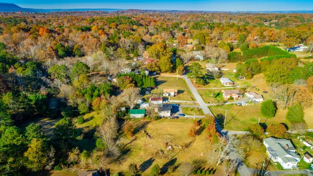 633 E Garden Farm Road, Rossville, GA 30741