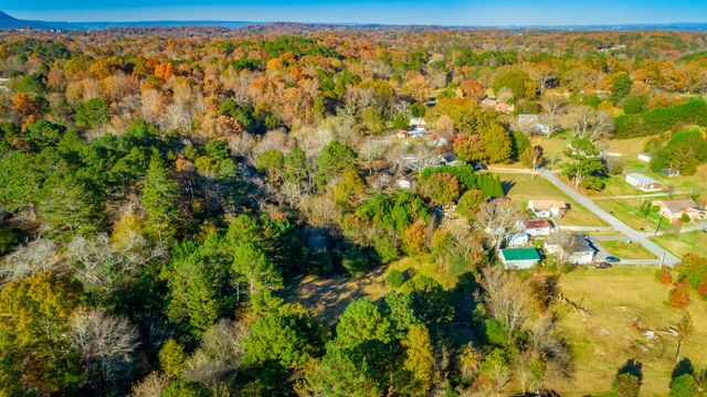 633 E Garden Farm Road, Rossville, GA 30741