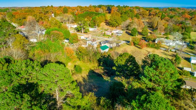 633 E Garden Farm Road, Rossville, GA 30741