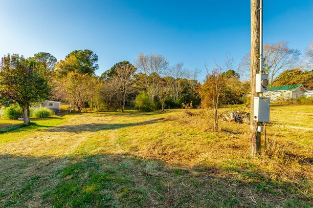 633 E Garden Farm Road, Rossville, GA 30741