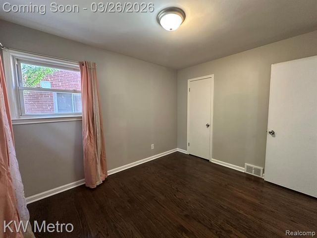 20498 Country Club Drive, Harper Woods, MI 48225