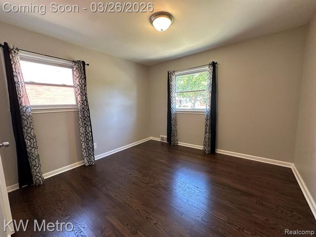 20498 Country Club Drive, Harper Woods, MI 48225