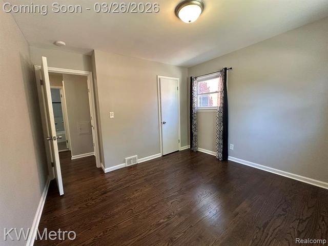 20498 Country Club Drive, Harper Woods, MI 48225