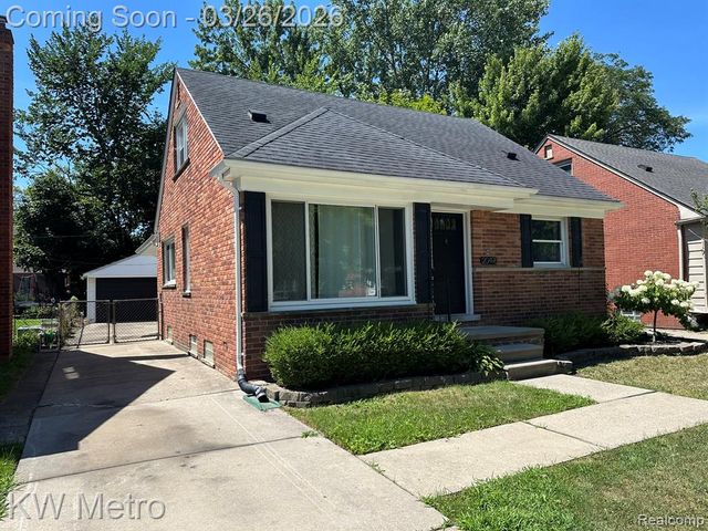 20498 Country Club Drive, Harper Woods, MI 48225