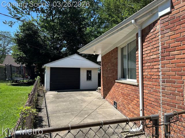 20498 Country Club Drive, Harper Woods, MI 48225