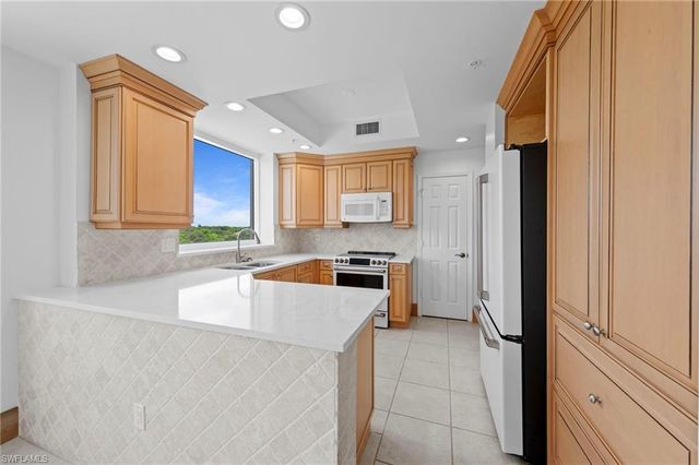 1001 Arbor Lake DR 408, Naples, FL 34110
