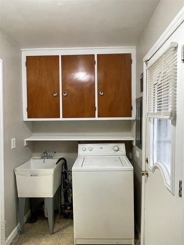 2023 Ardmore Drive, Ferndale, MI 48220