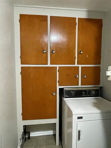 2023 Ardmore Drive, Ferndale, MI 48220