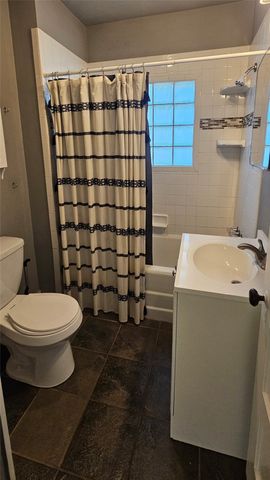 700 S Live Oak Street, Canton, TX 75103