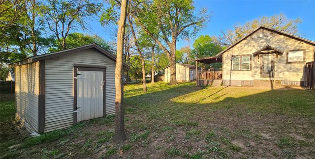 700 S Live Oak Street, Canton, TX 75103