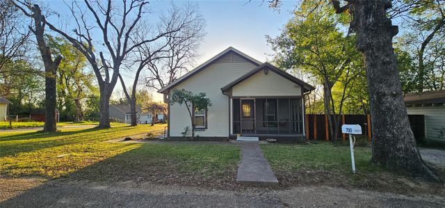 700 S Live Oak Street, Canton, TX 75103