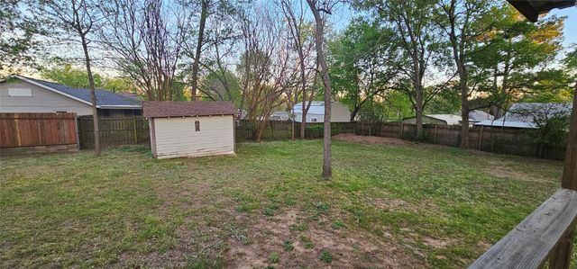 700 S Live Oak Street, Canton, TX 75103