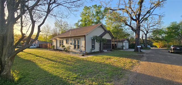 700 S Live Oak Street, Canton, TX 75103