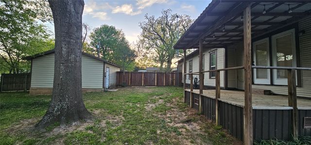 700 S Live Oak Street, Canton, TX 75103