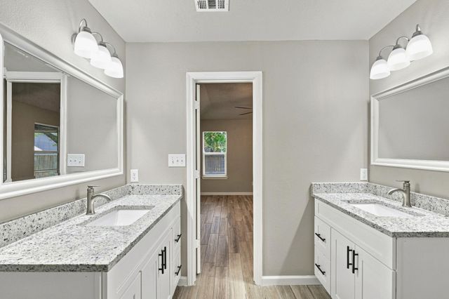 106 Hague ST, Hutto, TX 78634