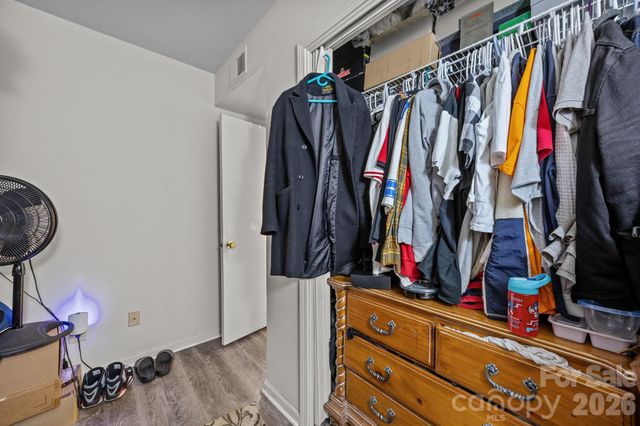 6005 Pinebark Court, Charlotte, NC 28212