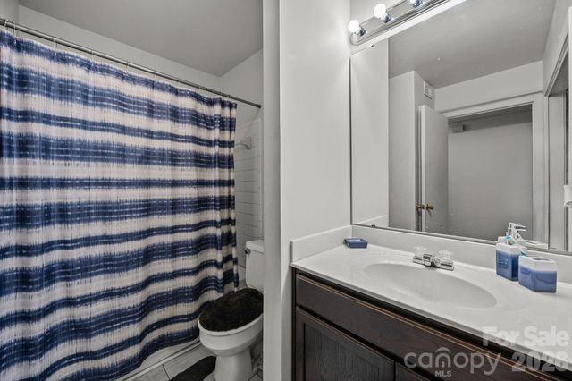 6005 Pinebark Court, Charlotte, NC 28212
