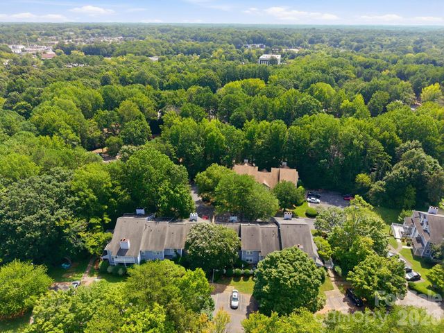 6005 Pinebark Court, Charlotte, NC 28212