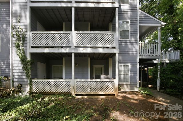 6005 Pinebark Court, Charlotte, NC 28212