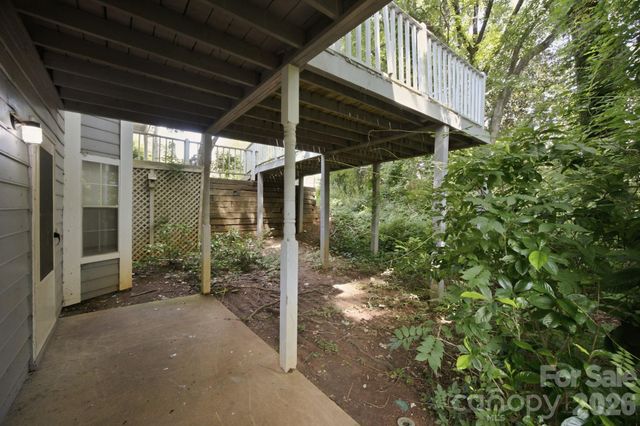 6005 Pinebark Court, Charlotte, NC 28212
