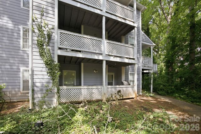 6005 Pinebark Court, Charlotte, NC 28212