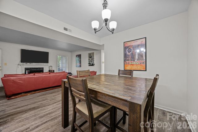6005 Pinebark Court, Charlotte, NC 28212