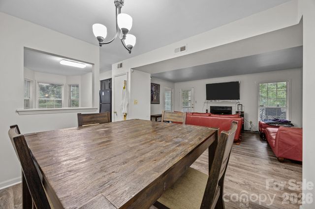 6005 Pinebark Court, Charlotte, NC 28212