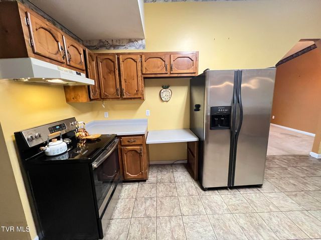 207 Crest Drive, Mount Carmel, TN 37645