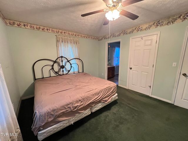 207 Crest Drive, Mount Carmel, TN 37645