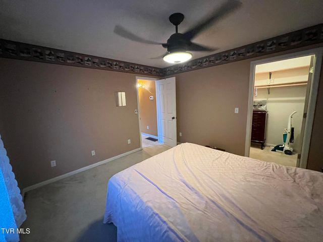 207 Crest Drive, Mount Carmel, TN 37645