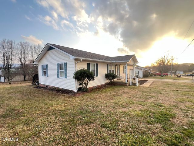 207 Crest Drive, Mount Carmel, TN 37645