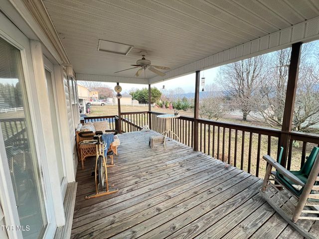 207 Crest Drive, Mount Carmel, TN 37645