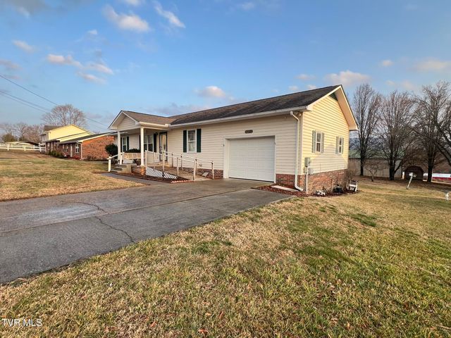 207 Crest Drive, Mount Carmel, TN 37645