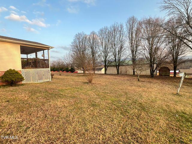 207 Crest Drive, Mount Carmel, TN 37645