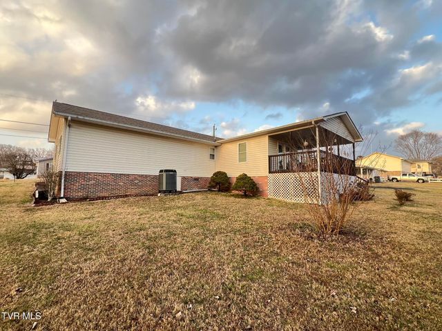 207 Crest Drive, Mount Carmel, TN 37645