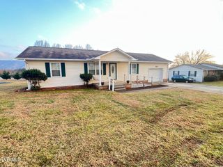 207 Crest Drive, Mount Carmel, TN 37645